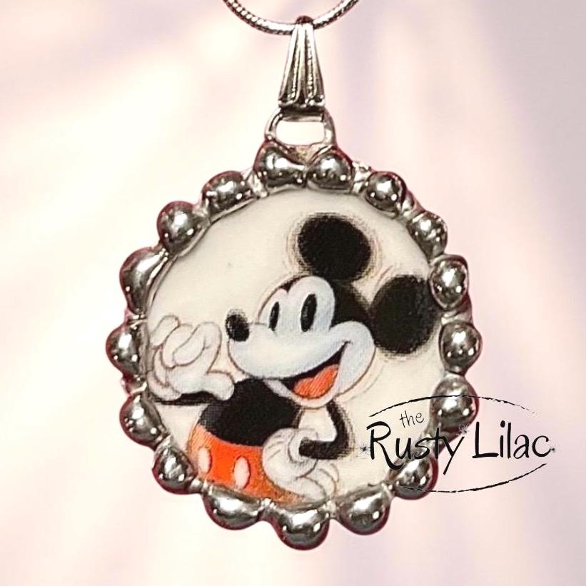 Broken China Necklace Mouse