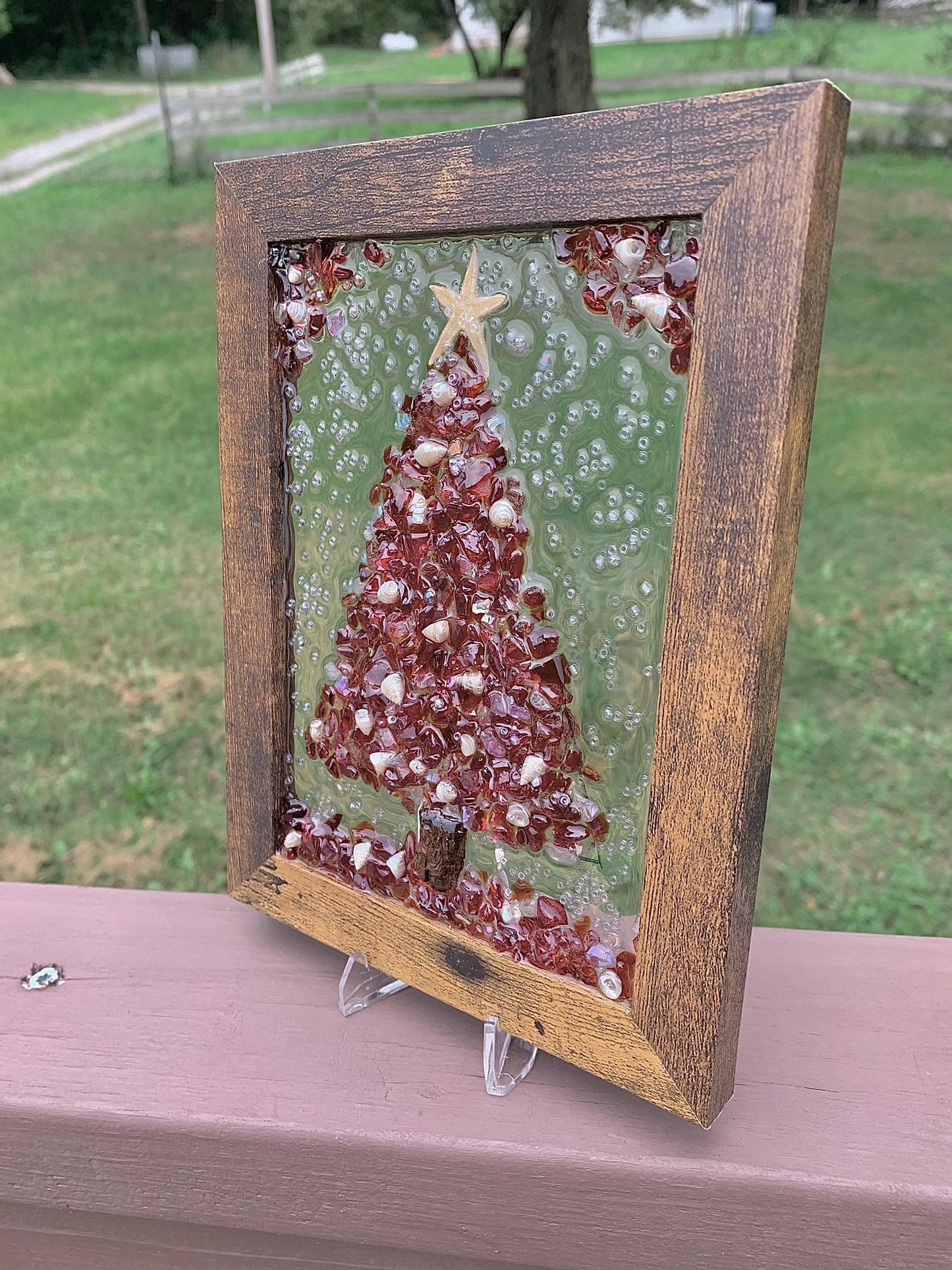 Red Crushed Glass Christmas Tree Frame