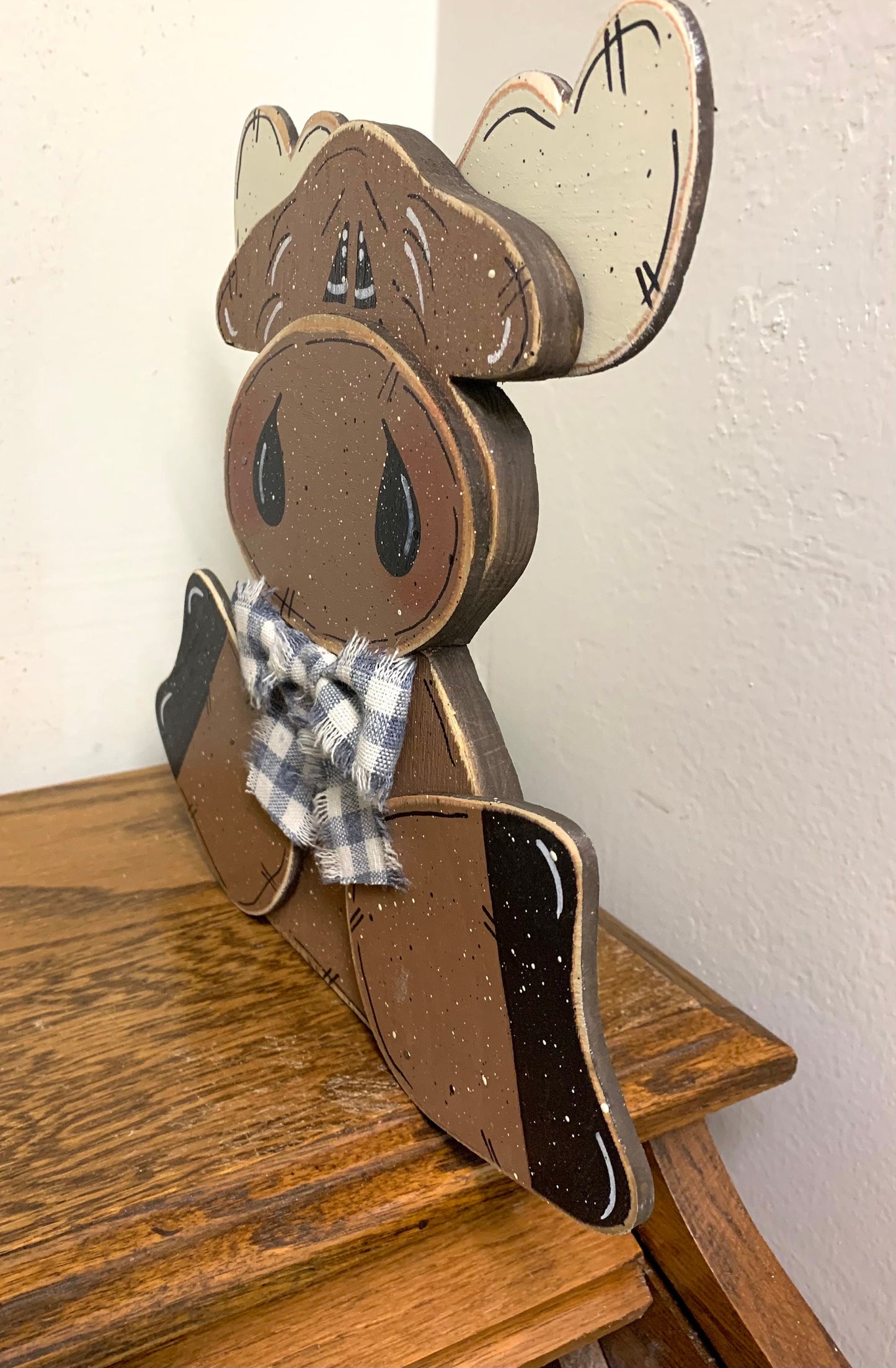 Handcrafted Wooden Moose Sitter - Personalized Outdoors Decor