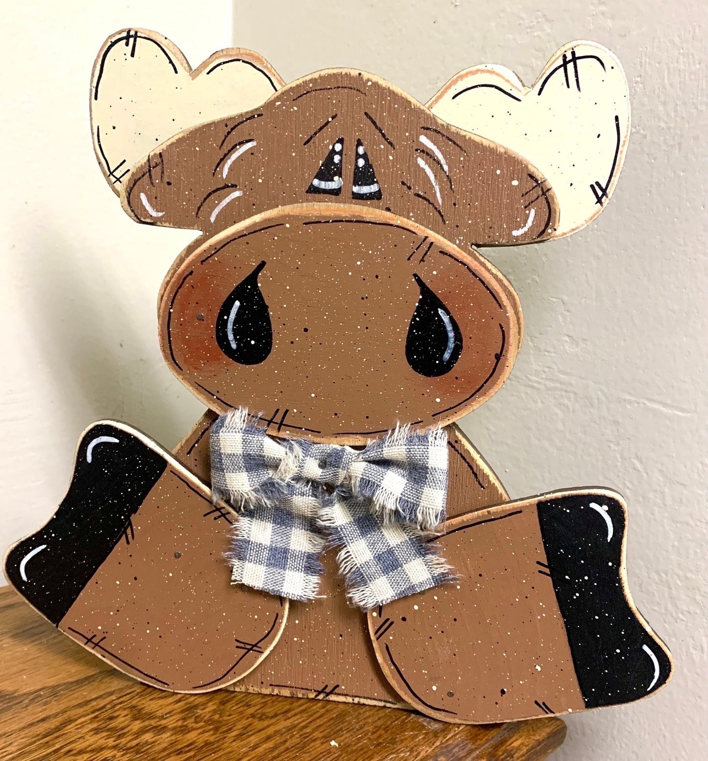 Handcrafted Wooden Moose Sitter - Personalized Outdoors Decor