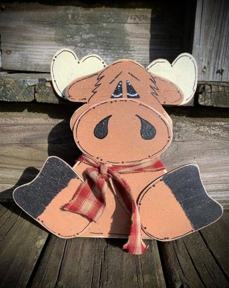 Personalized Wooden Moose Sitter: Winter Decor, Gifts for Her